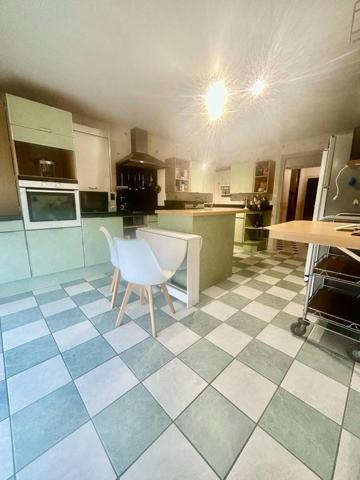 Appartement à MARQUISE, 62250 - 6 pièces 180m²