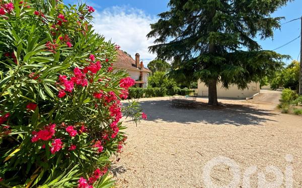 Maison à vendre    8 pièces •  Bollène