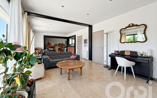 Maison à vendre    8 pièces •  Bollène