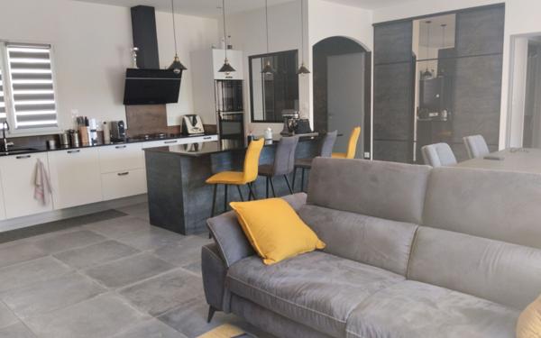 Maison à vendre    4 pièces •  Gréoux-les-Bains