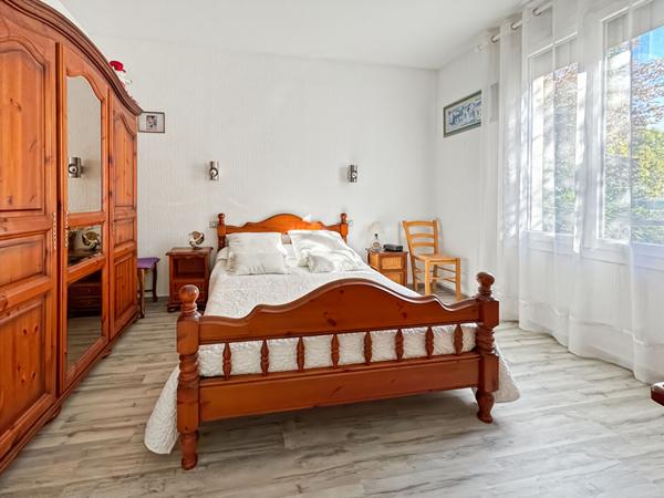 Pavillon atypique proche Parc Montreau