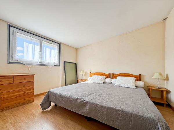 Pavillon atypique proche Parc Montreau