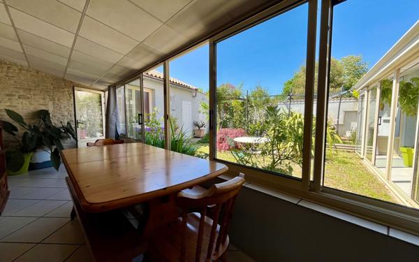 Maison à vendre    4 pièces •  Mauzé-sur-le-Mignon