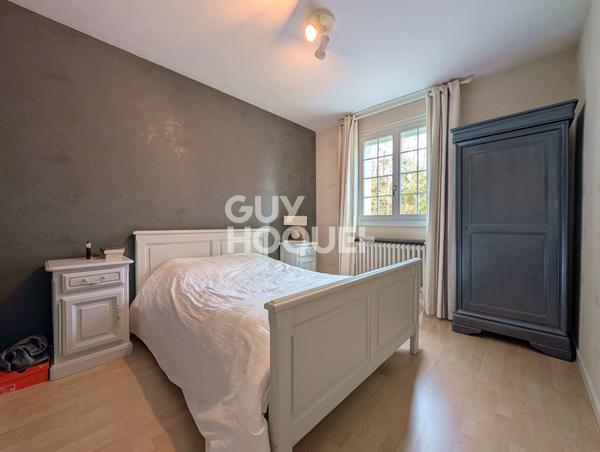 Maison Ecole Valentin, 6 chambres, terrain 26 ares