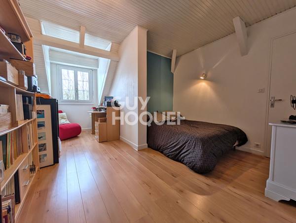 Maison Ecole Valentin, 6 chambres, terrain 26 ares