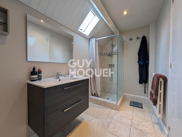 Maison Ecole Valentin, 6 chambres, terrain 26 ares