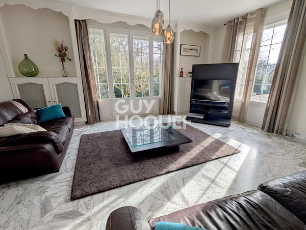 Maison Ecole Valentin, 6 chambres, terrain 26 ares