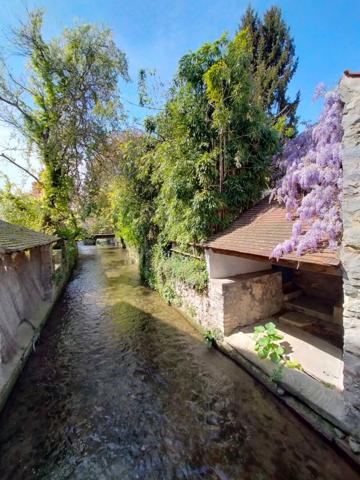 STUDIO EN PLEIN COEUR DU CENTRE VILLE D'ETAMPES