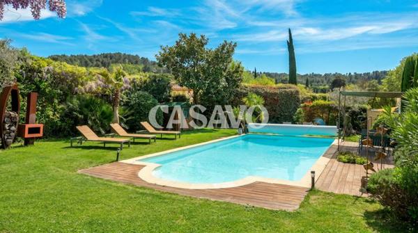 Vente Maison 8 pièces de 211m² - 13320 Bouc-Bel-Air