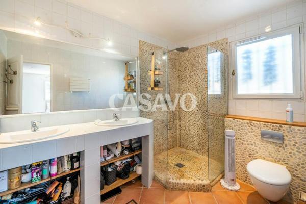 Vente Maison 8 pièces de 211m² - 13320 Bouc-Bel-Air