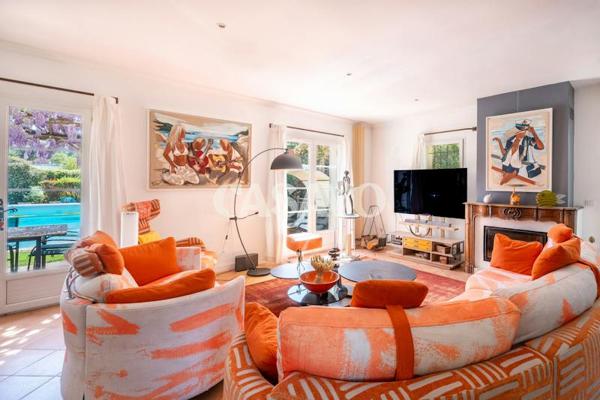 Vente Maison 8 pièces de 211m² - 13320 Bouc-Bel-Air