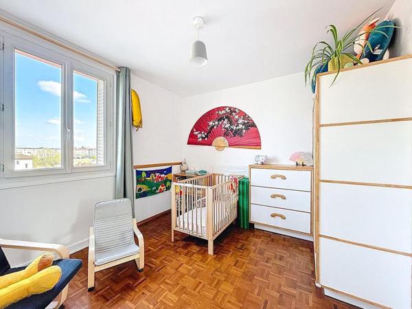 Cusset/Médipole. T3 résidence sécurisée avec parc