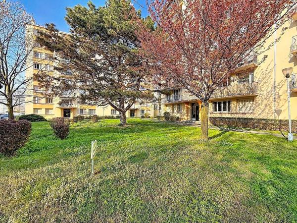 Cusset/Médipole. T3 résidence sécurisée avec parc