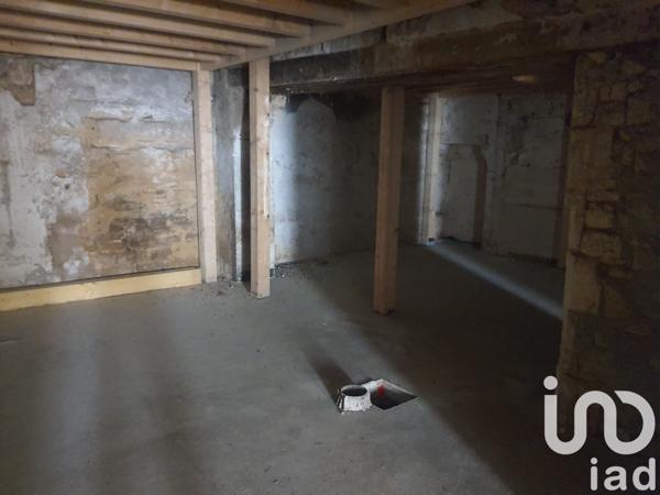 House for sale 5 rooms 300 m² Saint-Jean-d'Angély