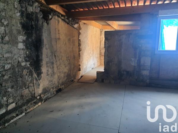 House for sale 5 rooms 300 m² Saint-Jean-d'Angély