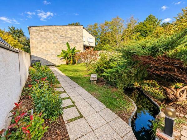 Maison à vendre 270 810 € Pocé-sur-Cisse 8 p 231 m² DPE D
