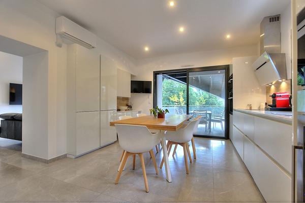 Appartement Aix-les-Bains 4 pièce(s) 106 m2 avec terrasse, garage double et places de parking