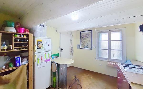 Maison à vendre    2 pièces •  Codognan