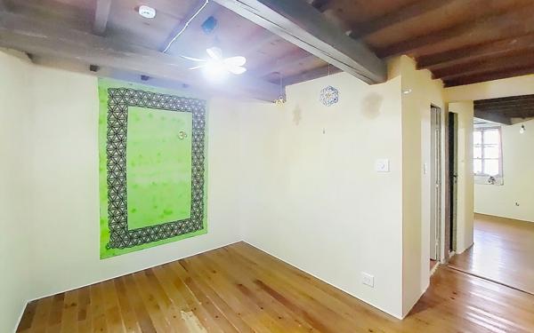 Maison à vendre    2 pièces •  Codognan