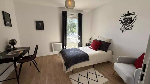Maison neuve  jumelee avec jardin