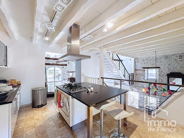 MAISON CHEZERY FORENS  270 m2