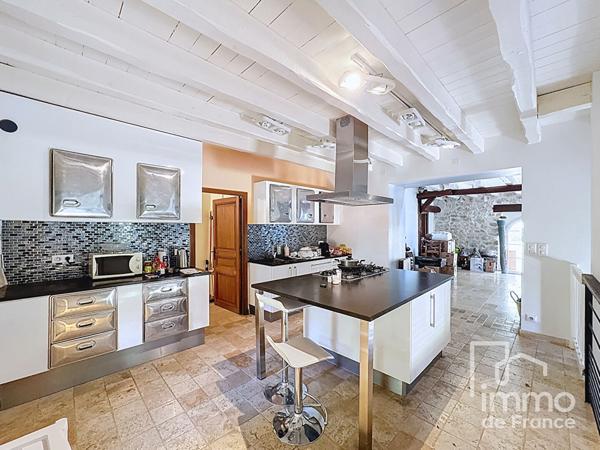 MAISON CHEZERY FORENS  270 m2