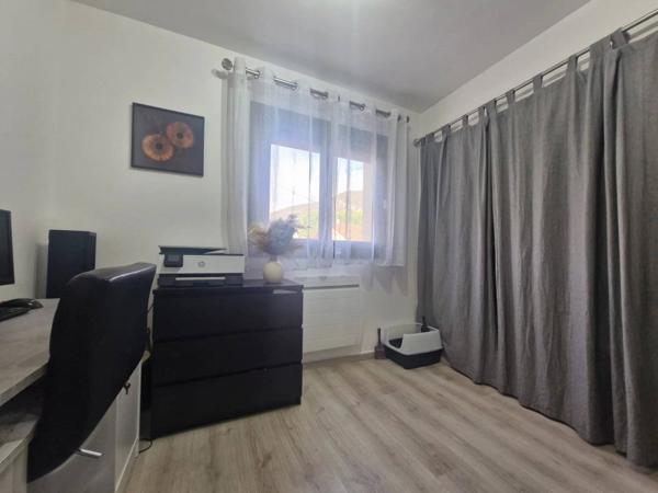 Vions maison de plain-pied sur 359m² de terrain