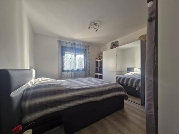 Vions maison de plain-pied sur 359m² de terrain