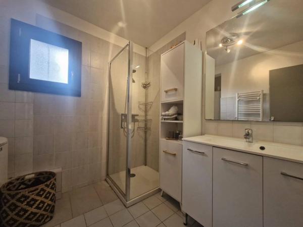 Vions maison de plain-pied sur 359m² de terrain