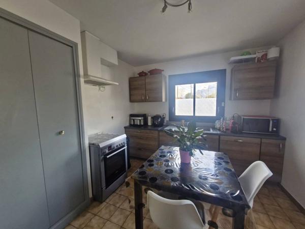 Vions maison de plain-pied sur 359m² de terrain