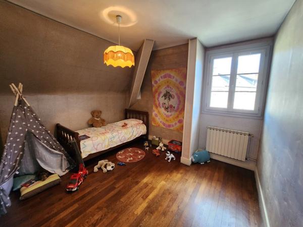 EN VENTE - NEVERS - Maison de ville 4 chambres terrain garage