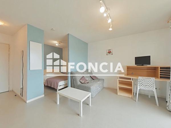 Location Appartement meublé 2 pièces 27.56 m² - 6 RUE GEORGES MORVAN La Rochelle 17000