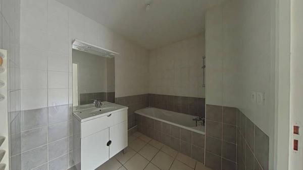 F3 SORBIERS AVEC TERRASSE PARKING ET GARAGE