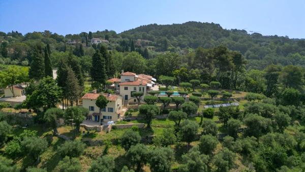 PROPRIÉTÉ D’EXCEPTION – L’ALLIANCE PARFAITE DU LUXE ET DE L’AUTHENTICITÉ