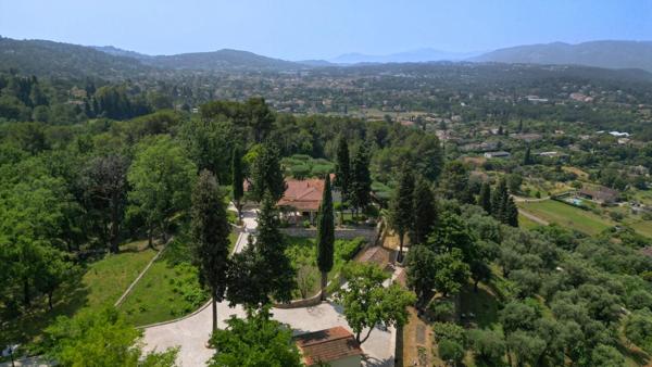 PROPRIÉTÉ D’EXCEPTION – L’ALLIANCE PARFAITE DU LUXE ET DE L’AUTHENTICITÉ