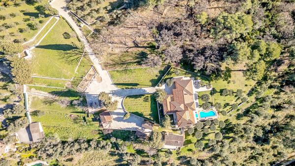 PROPRIÉTÉ D’EXCEPTION – L’ALLIANCE PARFAITE DU LUXE ET DE L’AUTHENTICITÉ