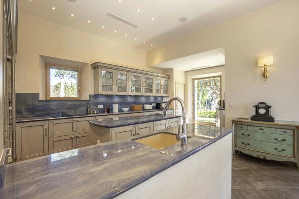 PROPRIÉTÉ D’EXCEPTION – L’ALLIANCE PARFAITE DU LUXE ET DE L’AUTHENTICITÉ