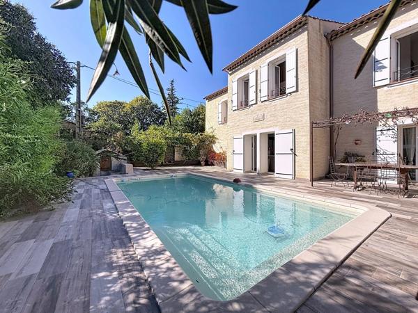 Ancien moulin rénové en bastide avec piscine
