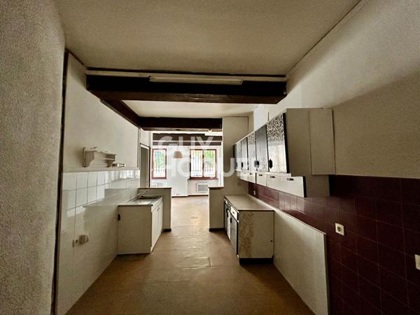 Un Appartement à rénover idéalement placé sur la croix rousse