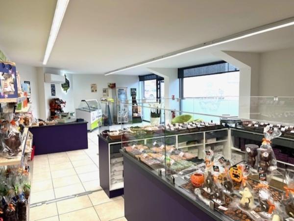 Dpt Charente (16), à vendre à COGNAC Chocolaterie