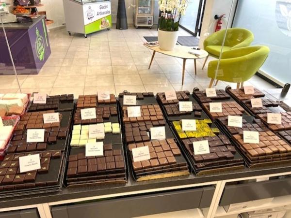 Dpt Charente (16), à vendre à COGNAC Chocolaterie