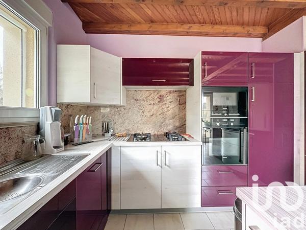 Maison 8 pièces de 133 m² à Albaret-le-Comtal (48310)