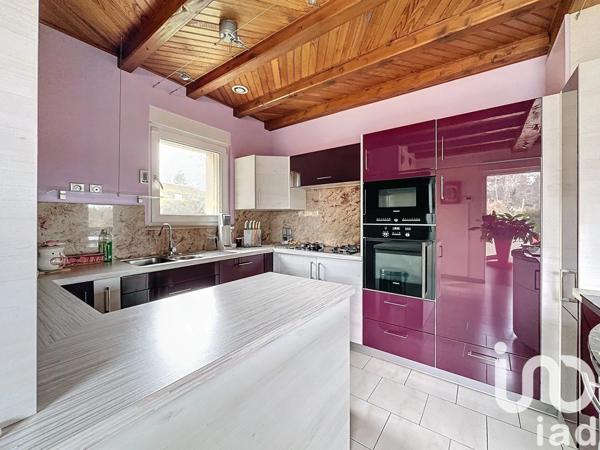 Maison 8 pièces de 133 m² à Albaret-le-Comtal (48310)