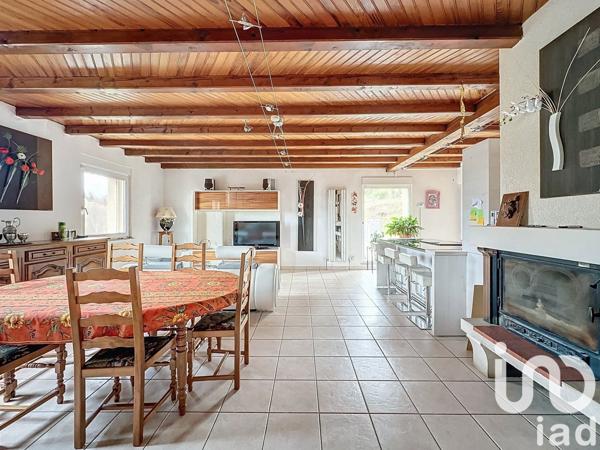 Maison 8 pièces de 133 m² à Albaret-le-Comtal (48310)