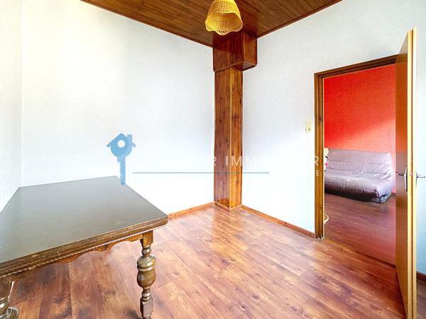 Appartement
                                                                                                                                                                                                                                                                                                                        4 pièce(s)                                                                                                                                                                                                          3 chambre(s)                                                                                                                                                                                                          61  m²