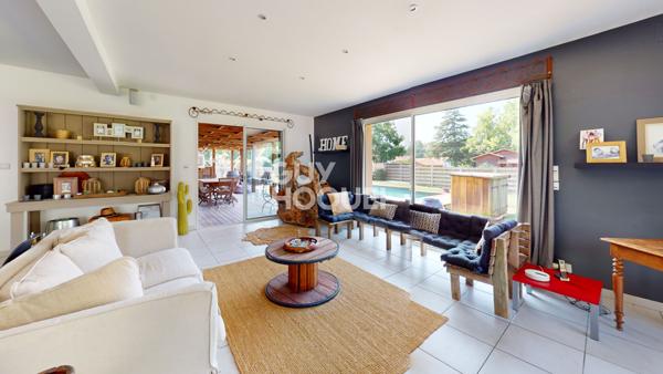 Demeure moderne, proche du lac, 6 chambres, piscine, garage, pas de travaux