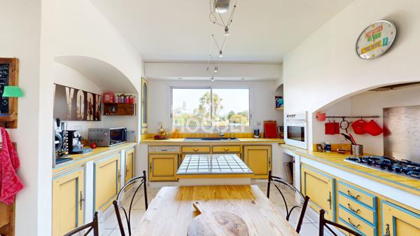 Demeure moderne, proche du lac, 6 chambres, piscine, garage, pas de travaux