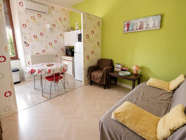 Immeuble dans Évaux-les-Bains