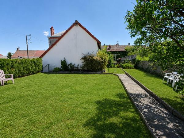 Immeuble dans Évaux-les-Bains