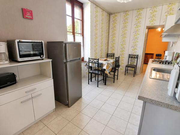 Immeuble dans Évaux-les-Bains